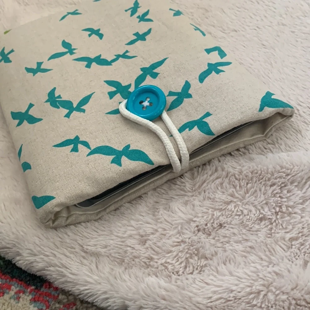 Bird Soft Tablet Sleeve